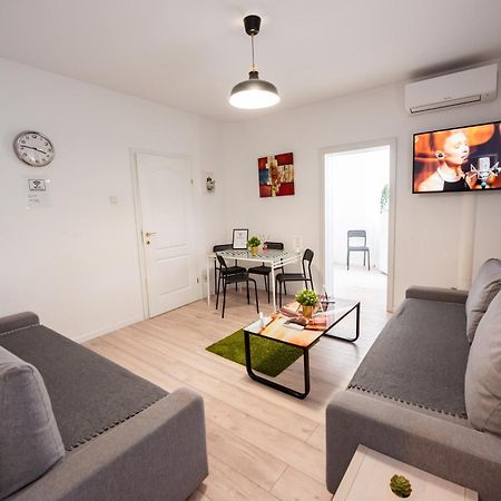 Ideal Accommodation Unirii Square Bucarest Esterno foto