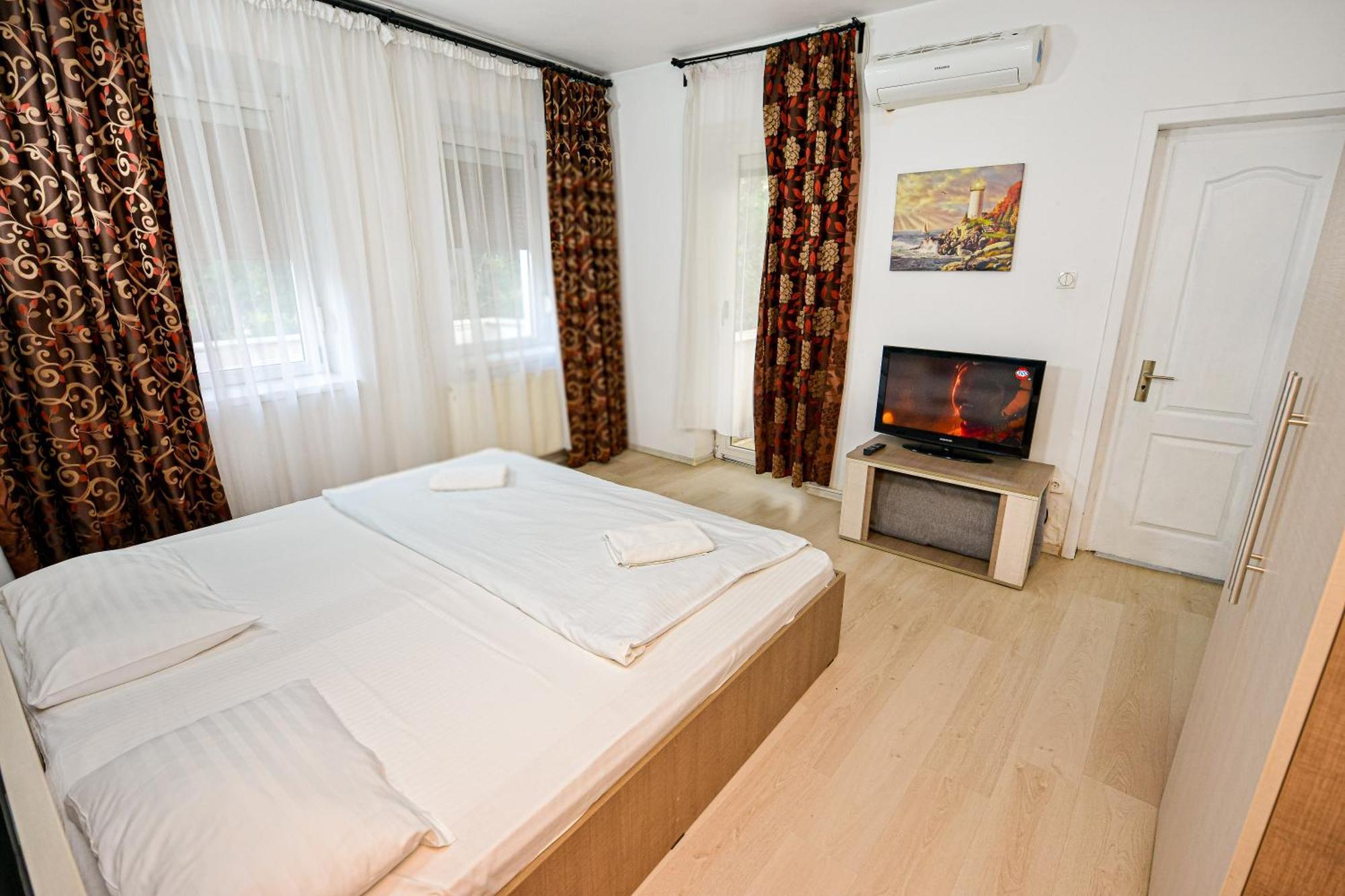 Ideal Accommodation Unirii Square Bucarest Esterno foto
